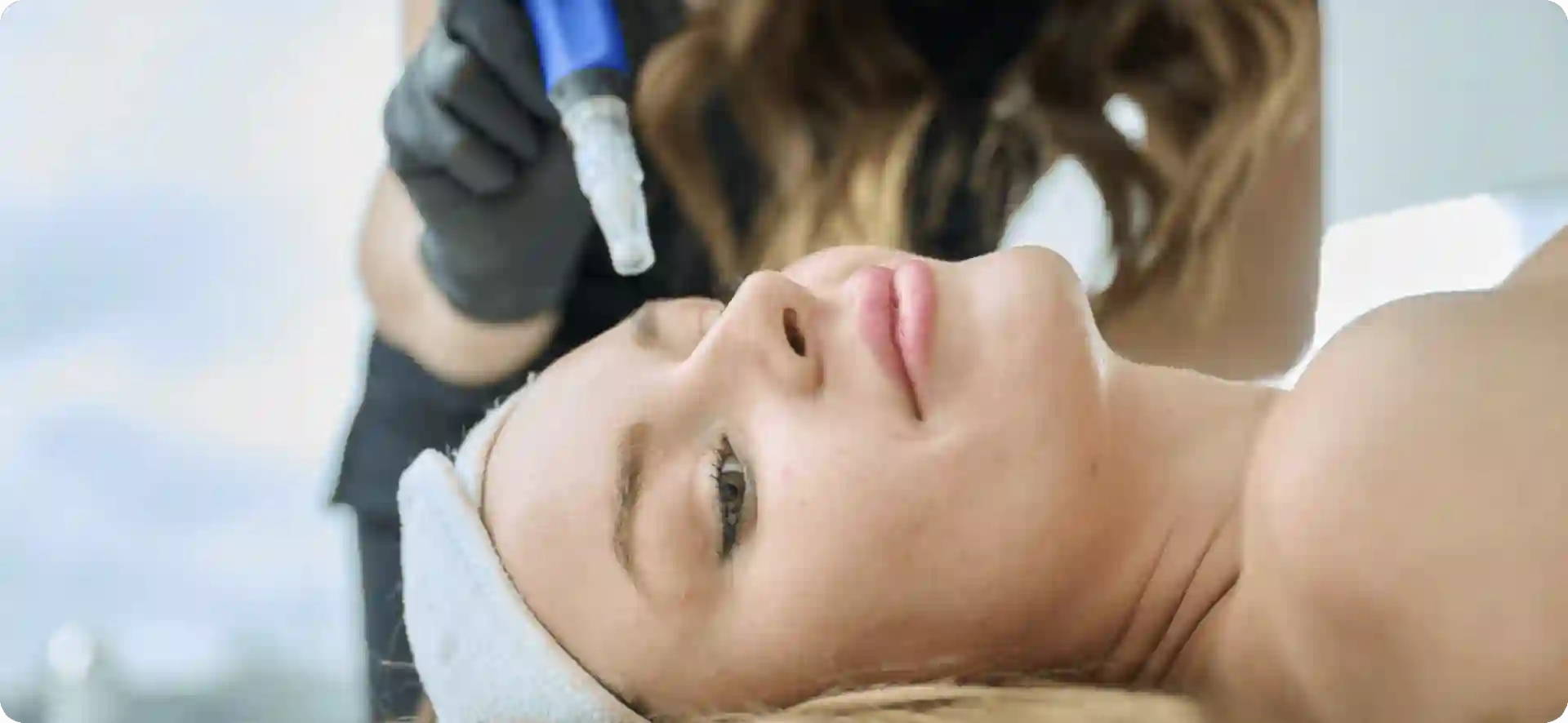 How Do Microneedles Trigger New Collagen and Elastin in Loose Skin Little Bognor?